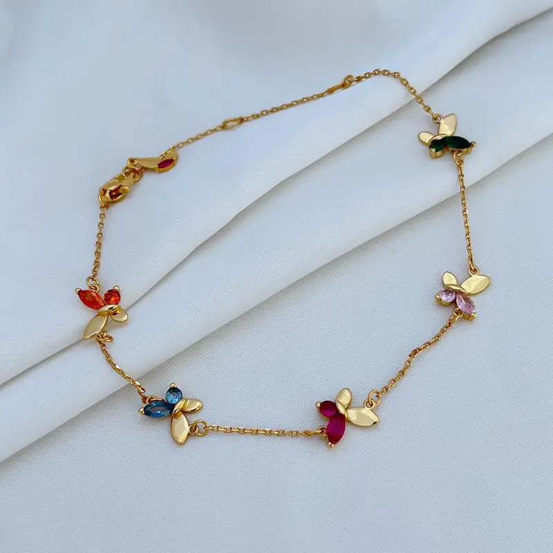 KS الأوروبية امرأة جميلة مزاجه الموضة حية ولطيفة سبعة ألوان فراشة قلادة مجموعة أساور خمسة ألوان