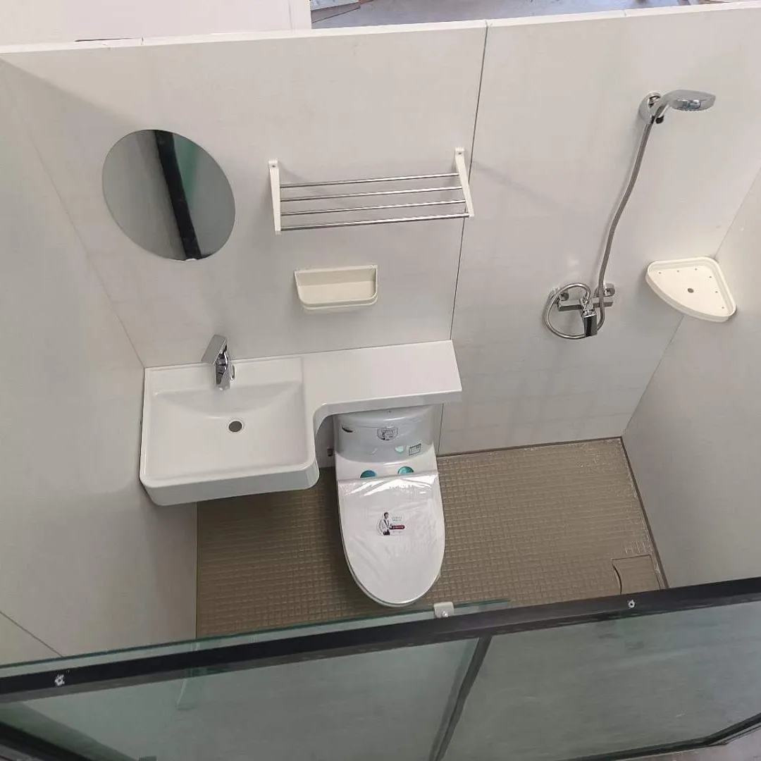 The integrated shower room and toilet have been renovated into a fully independent bathroom integrated layout