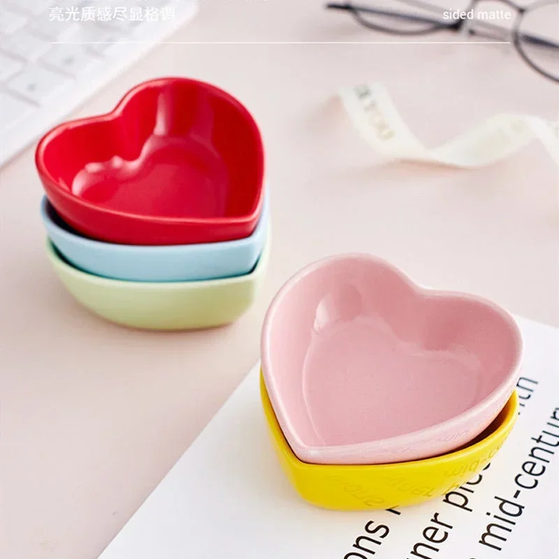 1PC Hamster Feeding Bowl Colorful Heart Shape Ceramic Plate Food Water Bowl For Rabbit Guinea Pig Small Pets Feeder Pet Supplies