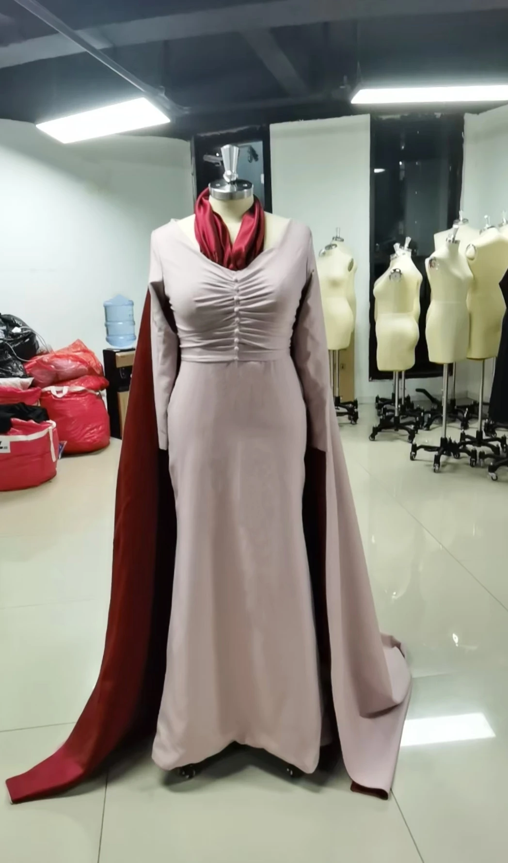 

Oisslec Dress Elegant Vintage Sweet Pink Red Satin Button Cape Fashion Customize Formal Occasion Prom Dress Evening Party Gowns