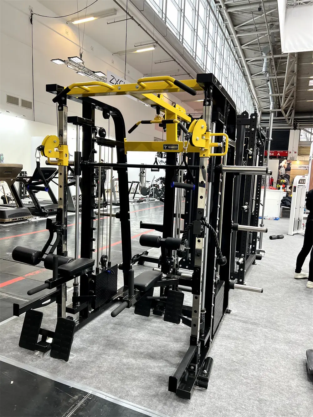 جهاز تدريب شامل للياقة البدنية، معدات اللياقة البدنية في صالة الألعاب الرياضية، حامل القرفصاء، جهاز سميث، مدرب صالة الألعاب الرياضية المتعدد