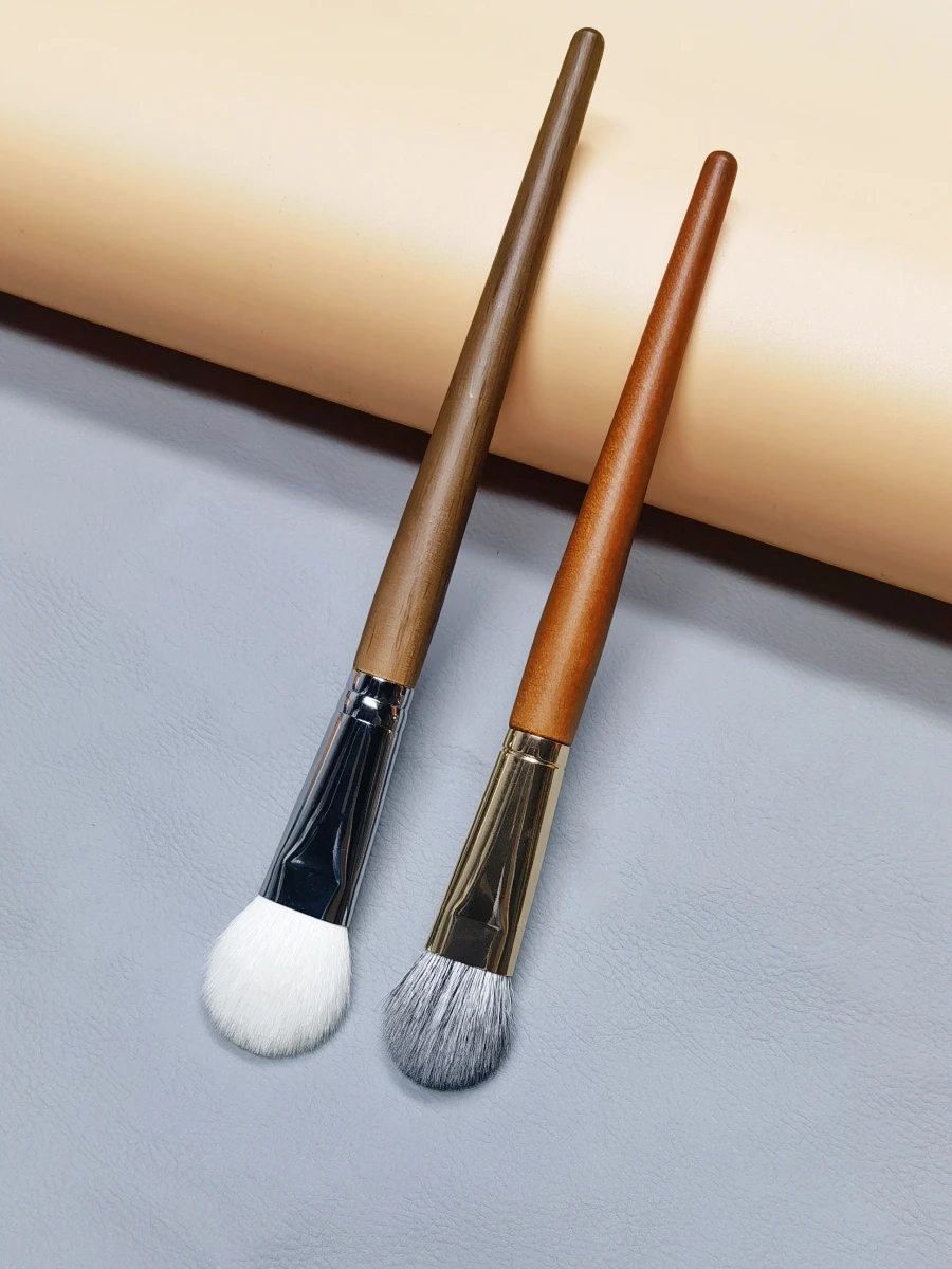 Pennello per fard per capelli naturali Evidenziatore per il viso Pennelli per trucco Ombra Peli di capra naturali Bronzer Pro Strumenti cosmetici essenziali