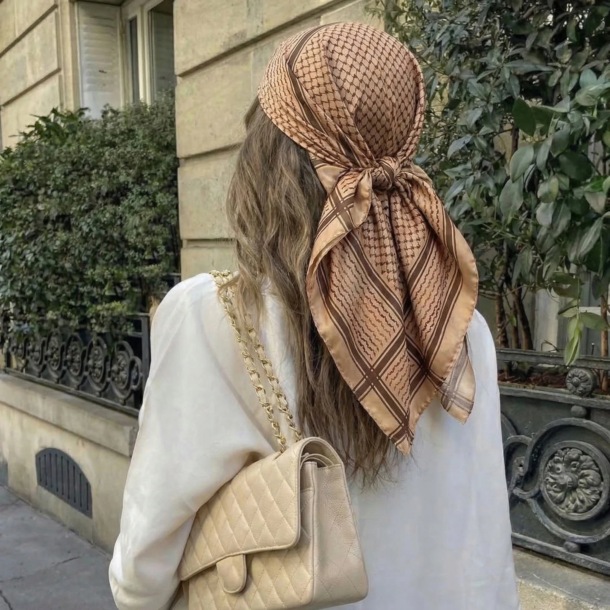 

Атласный квадратный платок для женщин с узором пейсли, элегантный шелковый шарф-хиджаб с принтом 2026, шейный платок, шаль, повязка на голову, аксессуар для волос, бандана