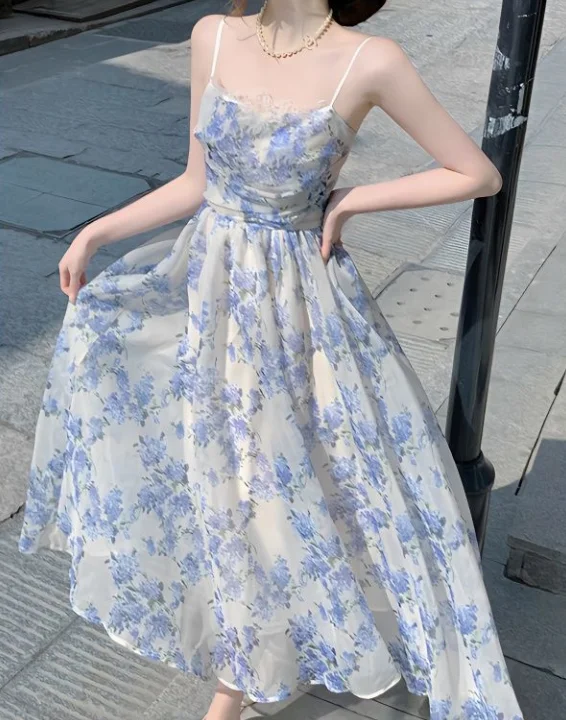 

2025 New Summer French Tea Break Seaside Resort Blue Flower Strap Skirt