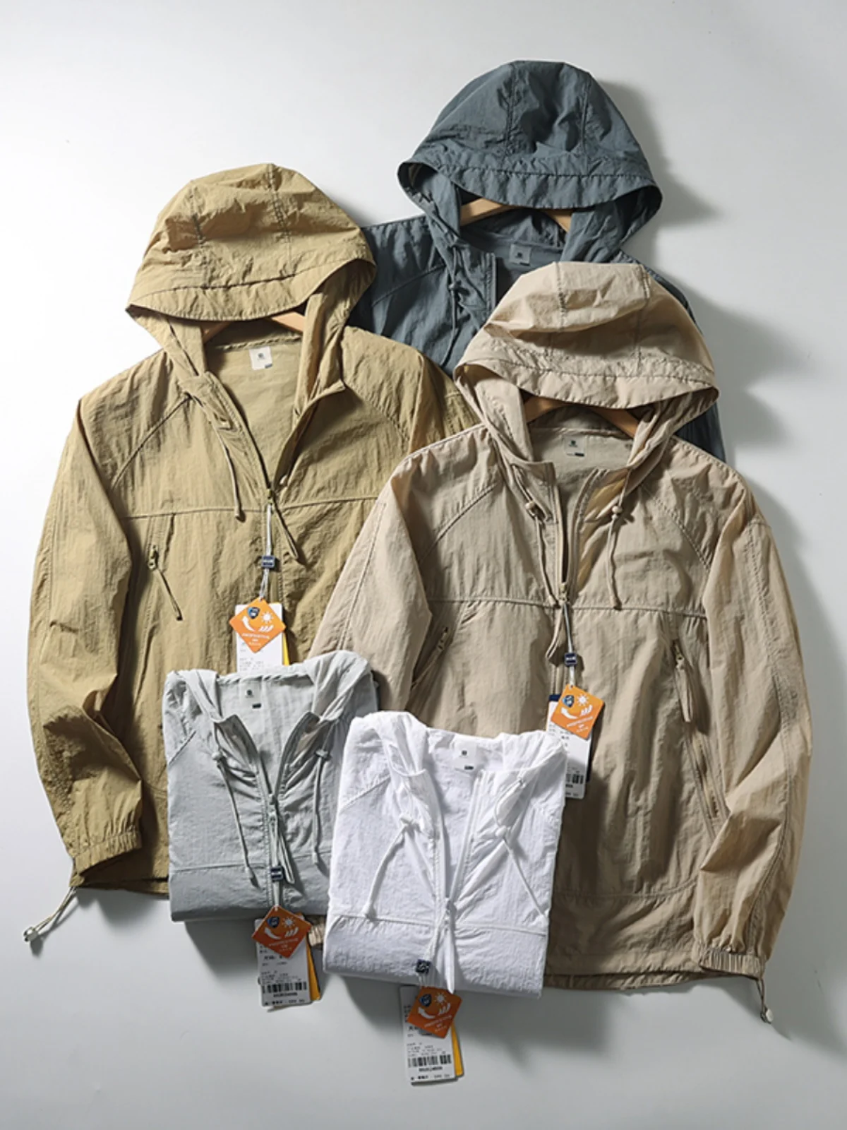 

Ультралегкая ветрозащитная водонепроницаемая куртка с капюшоном для защиты от солнца, парная, для активного отдыха, повседневная, городская, стильная, весна-лето