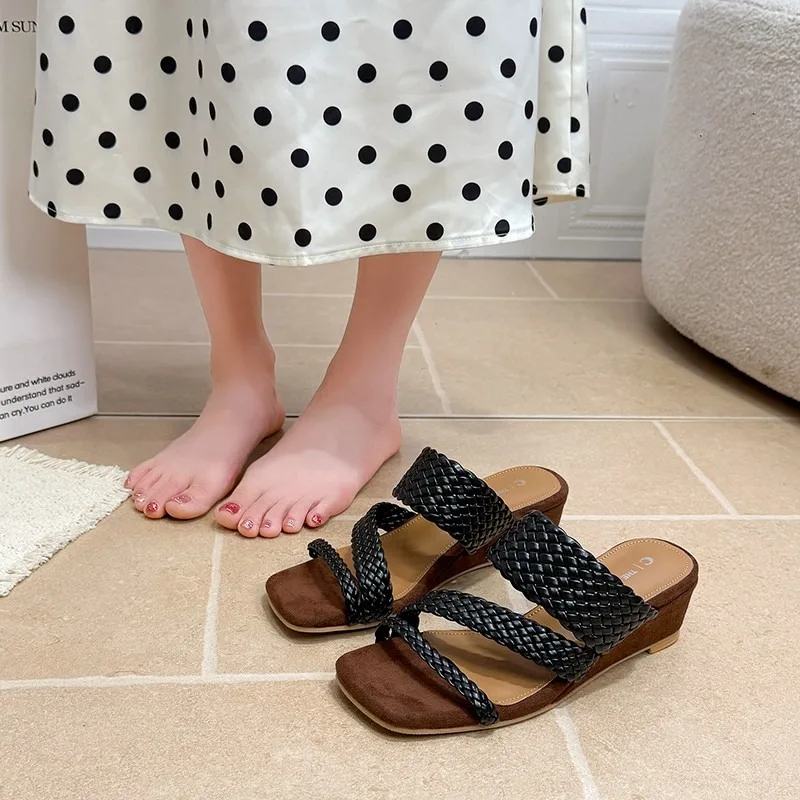 

French Square Toe One Strap Open Toe Sandals Women 2026 Summer New Wedge Heel Heightened Temperament Slippers