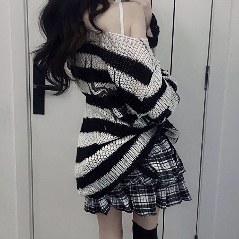 Y2k Girl Loose Sexy Sets Black White Lady Striped Long Sweater With Plaid Mini Skirts 2023 Spring Korean Spider Print Chic Cloth