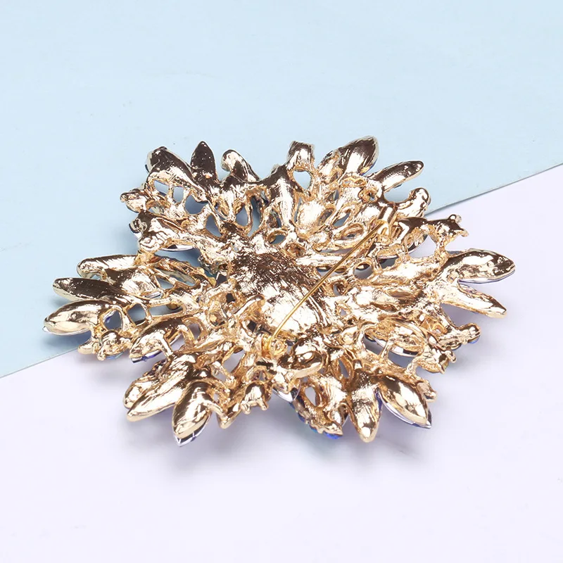 New Fashion Large Crystal Glass Brooches for Women Exaggerated Temperament Clothing Accessories Shiny Rhinestone Brooch Jewelry