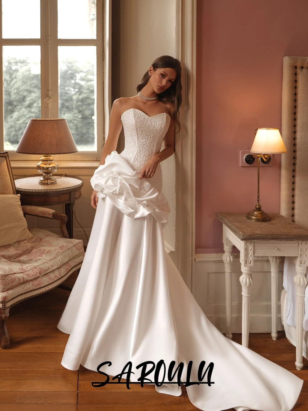 

Glamorous Pearls Sequins Flowers Wedding Dress Elegant Satin Long Bridal Gown Customized Stunning Sweetheart Neckline Wear