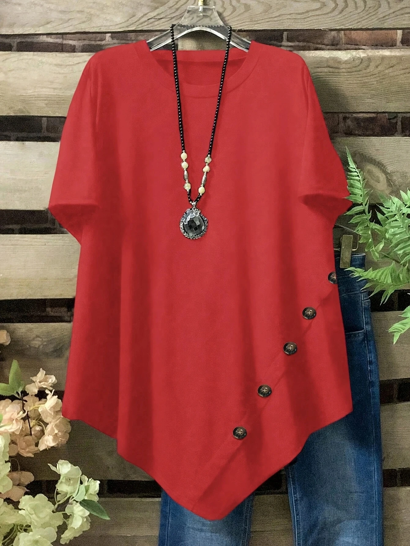 تي شيرت نسائي كاجوال بأكمام قصيرة ورقبة دائرية بلون سادة مع أزرار مزخرفة #1