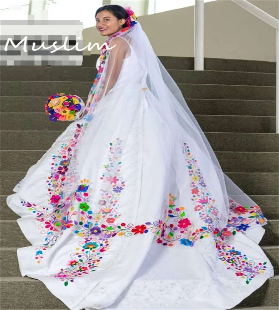 

Colorful Mexican Emboridery Wedding Dress Elegant Satin V Neck Fatasy Gothic Bride Dress Celtic Gatsby Bridals Customized