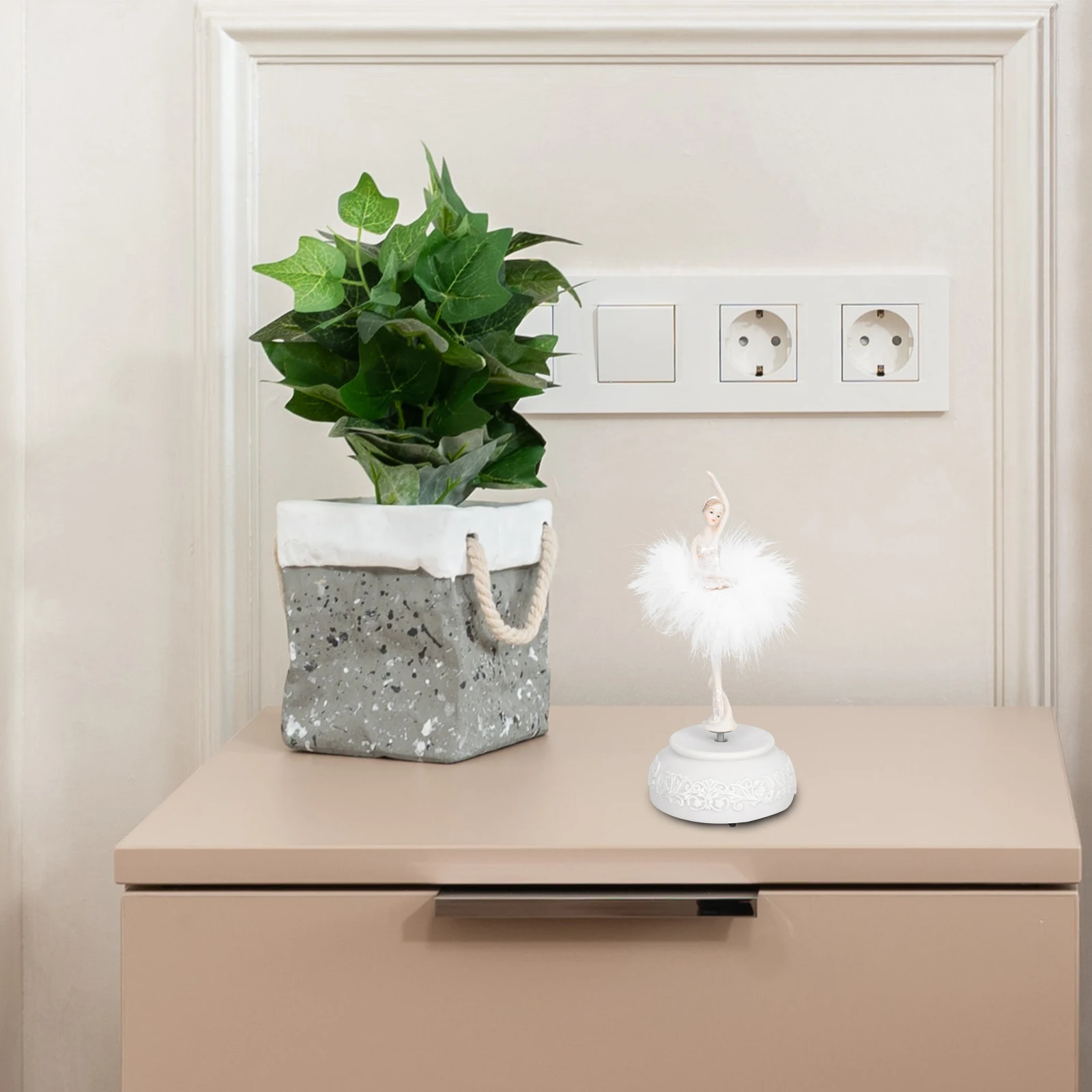 

Musical Box Decor Ballet Girl Resin Rotating Dancing Box for Desktop Home Office Mantle Display Birthday Christmas Gift