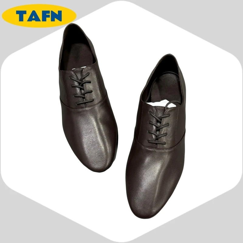 أحذية جلد البقر نسيج متقدم جميل عصري بسيط ومريح 25 موضة جديدة مقاومة للاهتراء AD1804