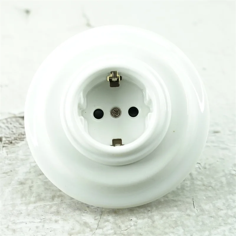 Retro Alemanha Porcelana Embutida Montagem Tomada de Parede Vintage Schuko Europa