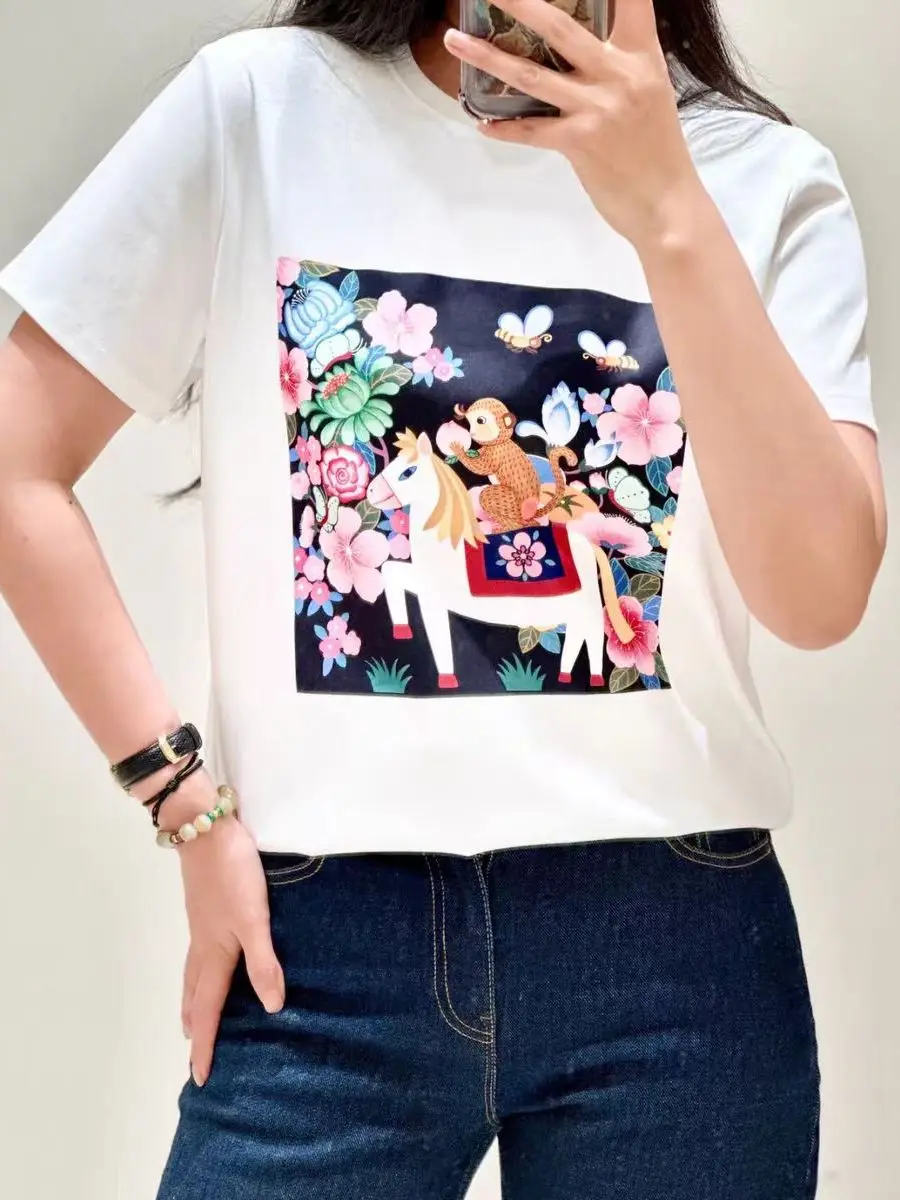 

Новогодняя коллекция: женская футболка из приятного для кожи хлопка, повседневная, с круглым вырезом, модная.