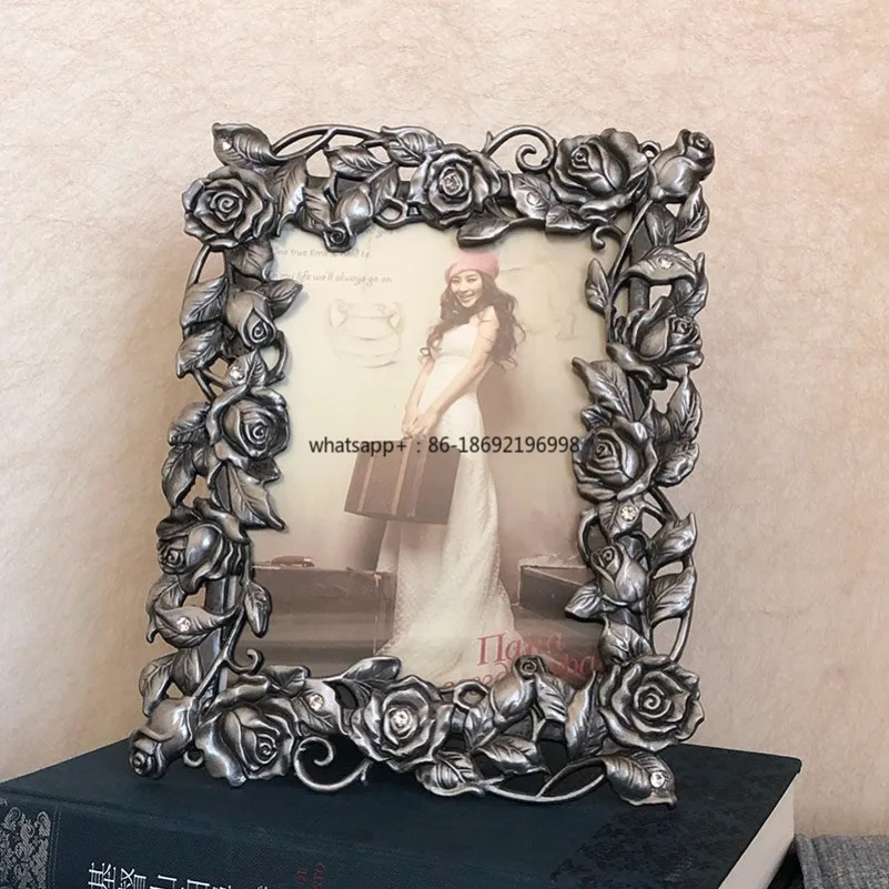 

European Pastoral 7-inch Flower Photo Frame Ornament Metal Photo Frame Retro Table Light Luxury Creative Picture Frame