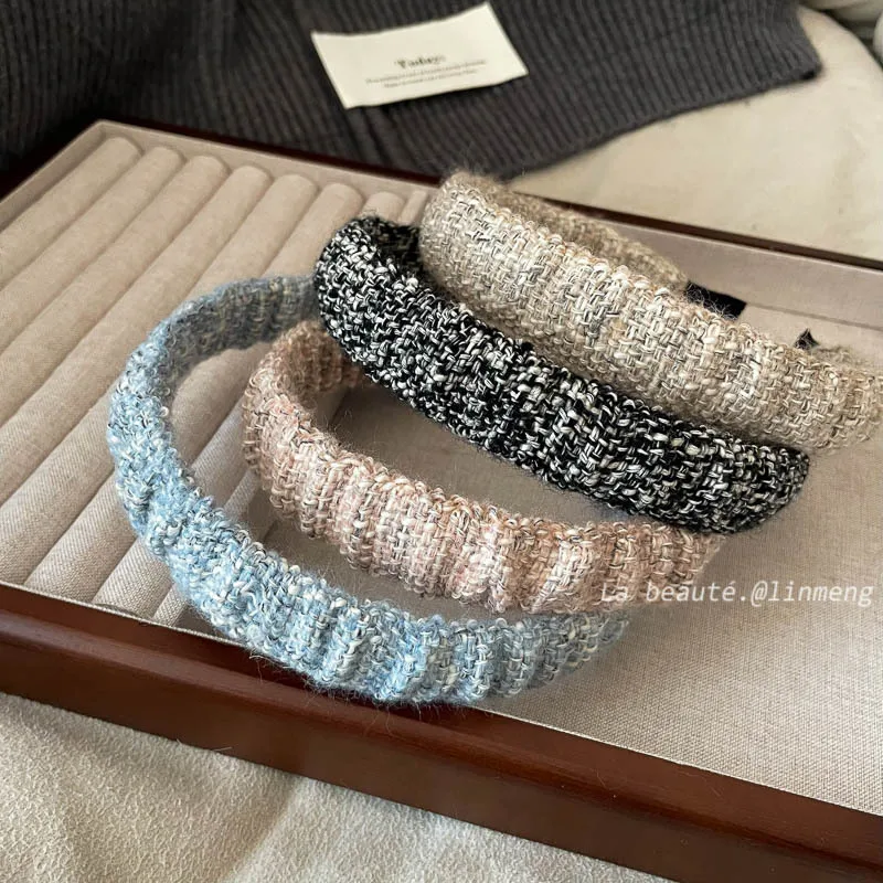 New Arrival Handmade Knitted Winter Headband Sweet Style Hairbands Fashionable Hair Accessory Versatile Ribbed hairbands 2025