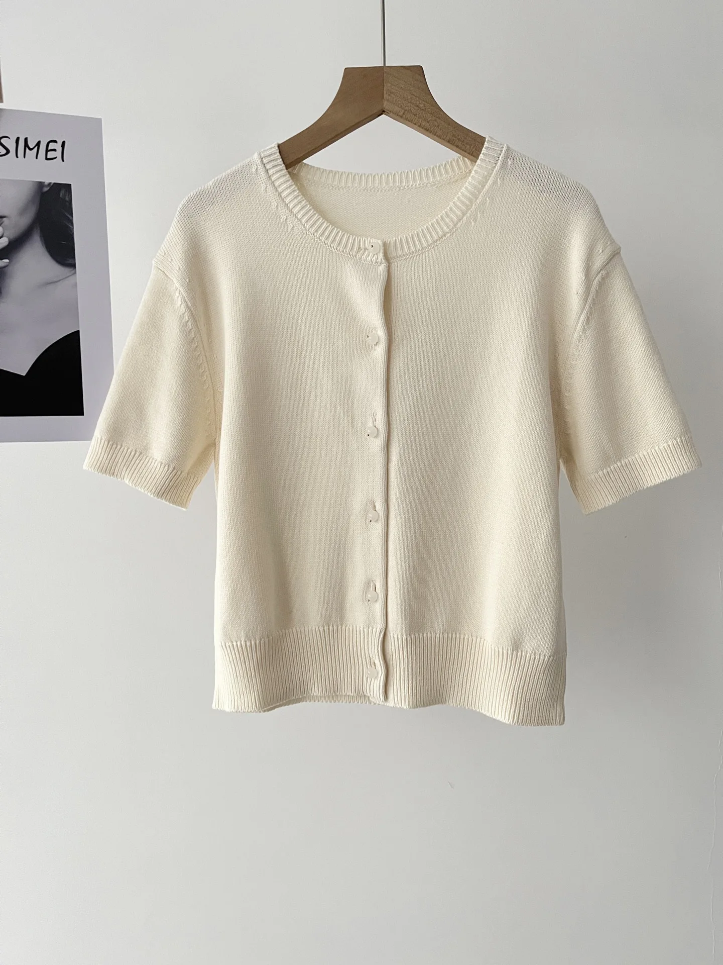 

Women's Minimalist Short Sleeve Knit Cardigan Soft Commute Round Neck Versatile Casual Lady Sweater Shirt Knitwear Top