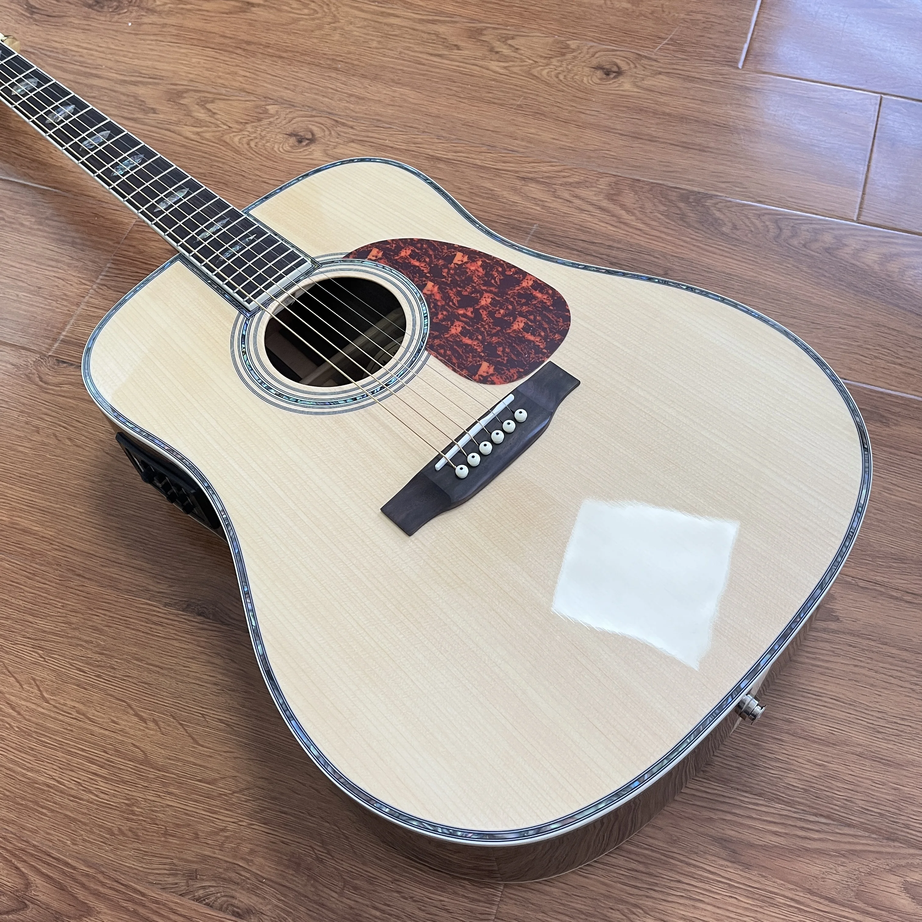 

Free Shipping 6 Strings Solid Top Acoustic Guitar 41 Inch Rosewood Fingerboard Picea Asperata Body