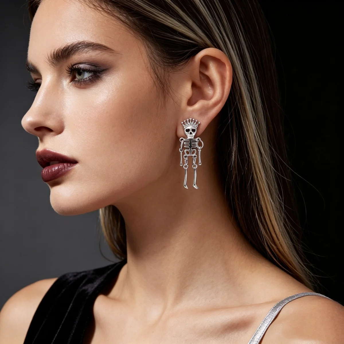 Trendige Gothic Ohrstecker mit hohlen Herz-Augen-Totenkopf-Motiven für Damen und Herren, Halloween Punk Skelett Cosplay Party Ohrringe, zierlicher Schmuck – Detail 6