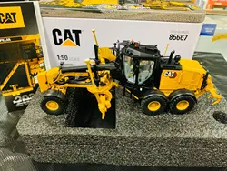 DM 150 Motor Grader 1:50 Scale Metal Model By DieCast Masters DM85667 New in Box