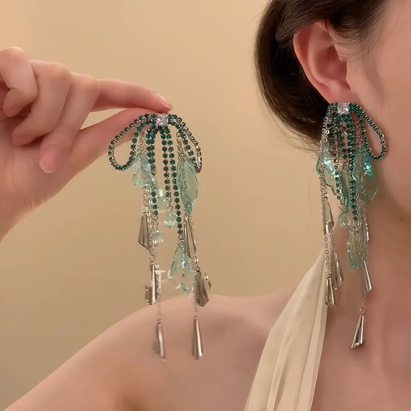 Dream Shard ~ Metal Green Bow Tassel Earrings Women Niche High-end Unique Personality Stud Earrings Earrings