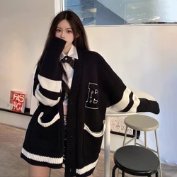 Autunno e inverno vento dolce lettera ricamo cardigan con scollo a V maglione studentesse versione coreana del cappotto maglione allentato marea