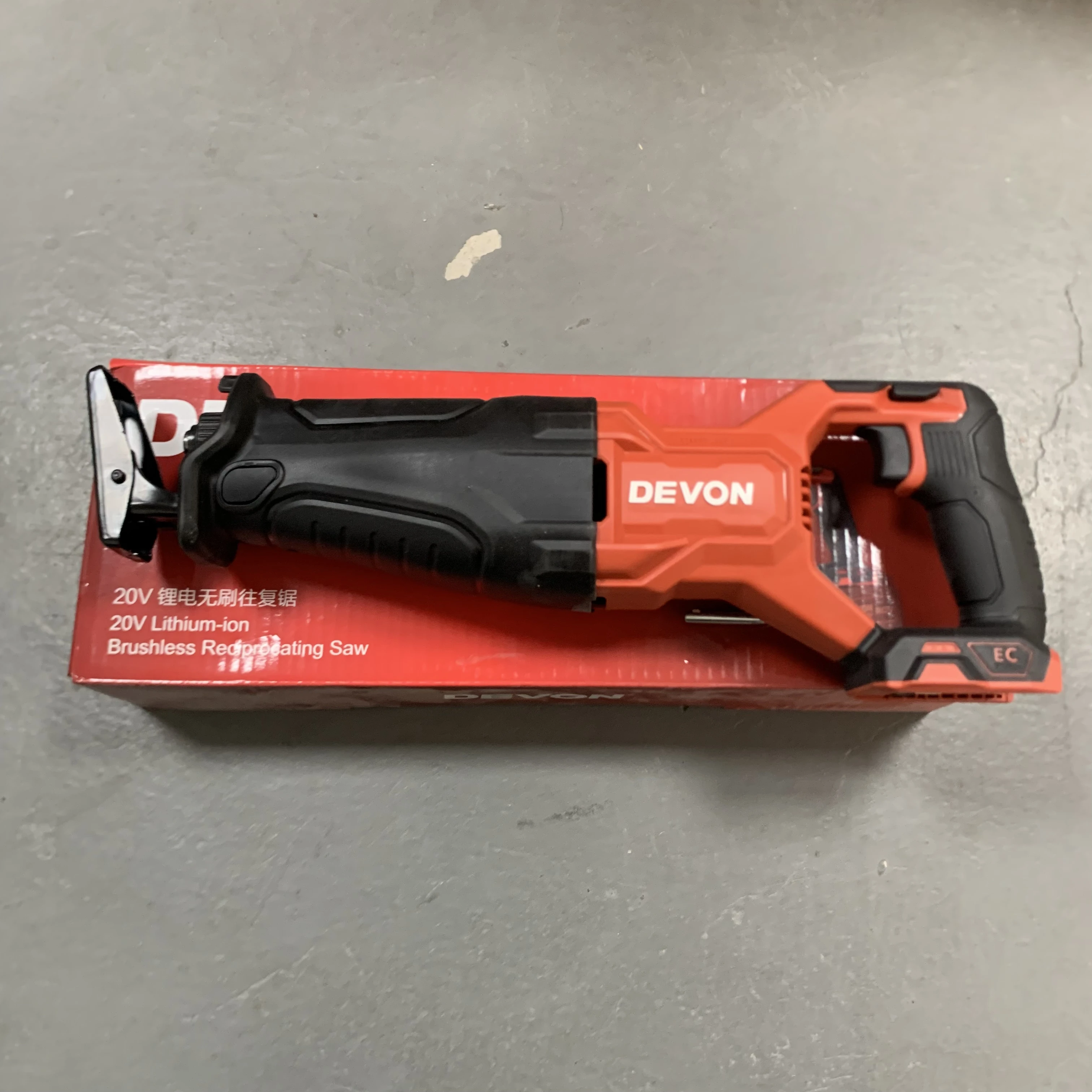 

DEVON 5836 Lithium ion Horse Knife Saw High Power Reciprocating Saw Metal Water Pipe Wood Cutting Machine BODY ONLY
