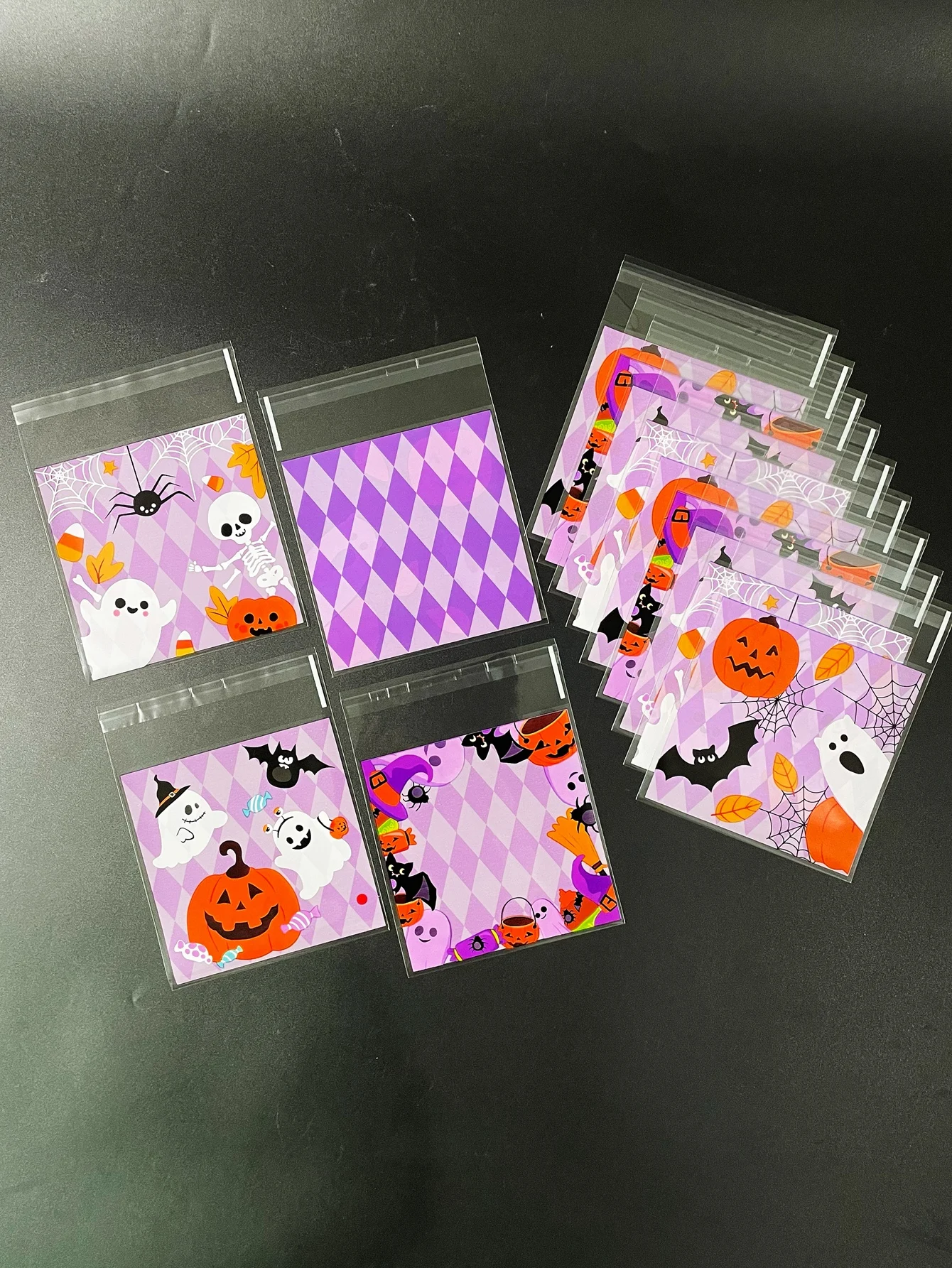Bolsa de regalo con diseño de murciélago, calabaza, araña fantasma, Opp, autosellante, fiesta de Halloween, Calavera impresa, bolsas de Opp a cuadros moradas, 100 piezas