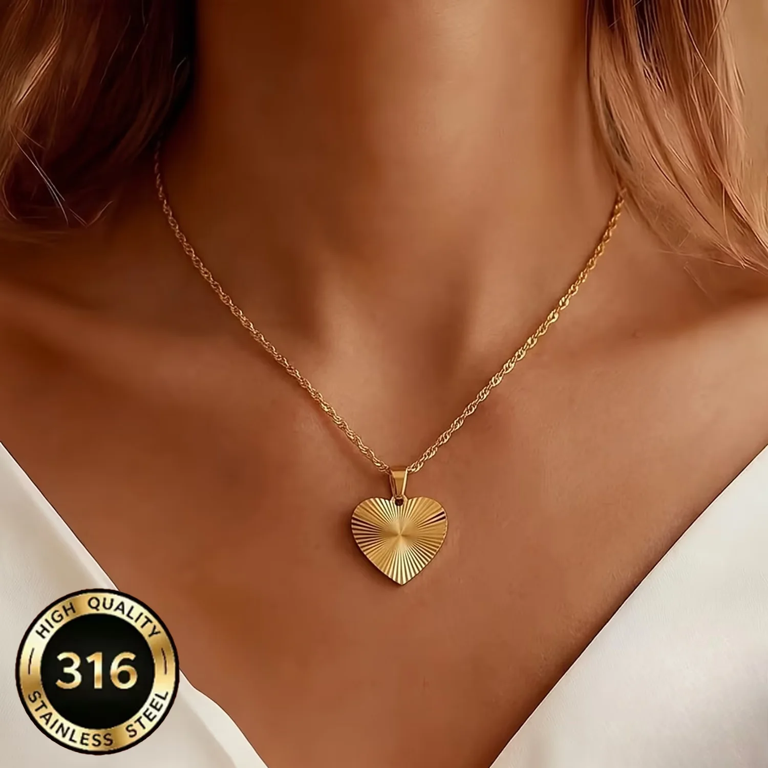 18K Gold-Plated Stainless Steel Heart Necklace for Women Heart Pendant Delicate Necklace Waterproof and Fade-Resistant Jewelry