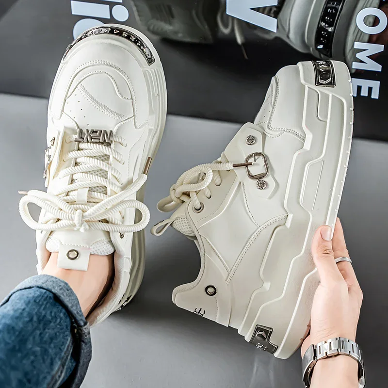 

New Men's Casual Sports Shoes, Autumn New Street Skateboarding Shoes Thick Soled Sports Shoes Fashionable Soft Sole Men's Shoes