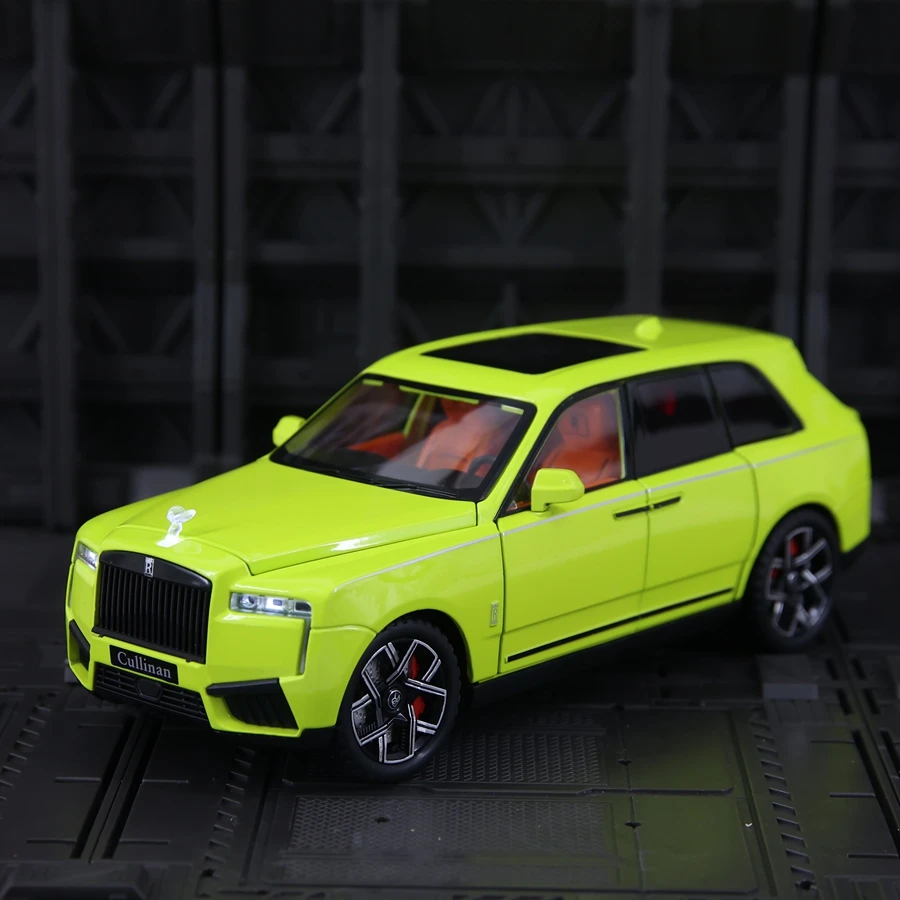 

1:24 Cullinan alloy luxury car model car decoration door and hood trunk can open acousto-optic steering toy car