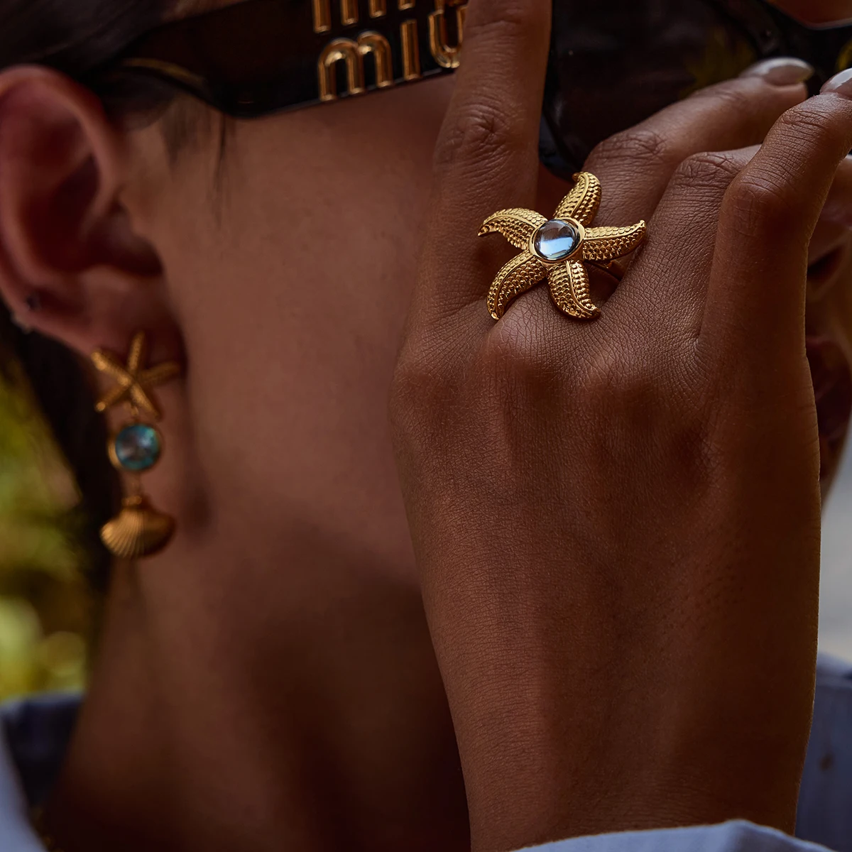 

AIKOER Niche Designer 18K Gold Color Stainless Steel Blue Glossy Resin Starfish Ring Women's Jewelry Party Gift