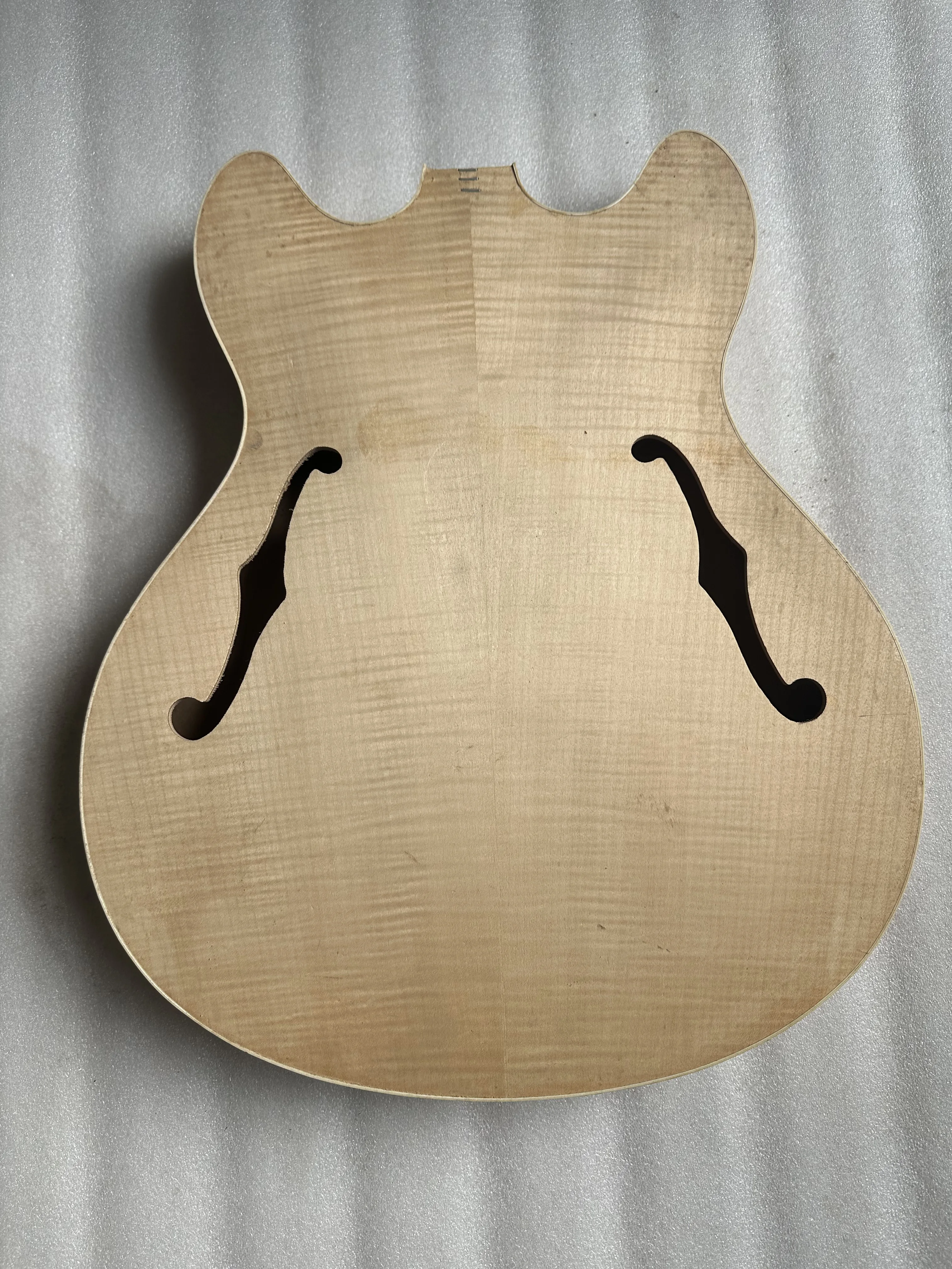 

Thin Body Jazz Bass Guitar Body, Unfinished Sound Barrel, Flame Maple Plywood Back Panel, Guitar Barrel, Stock Defective