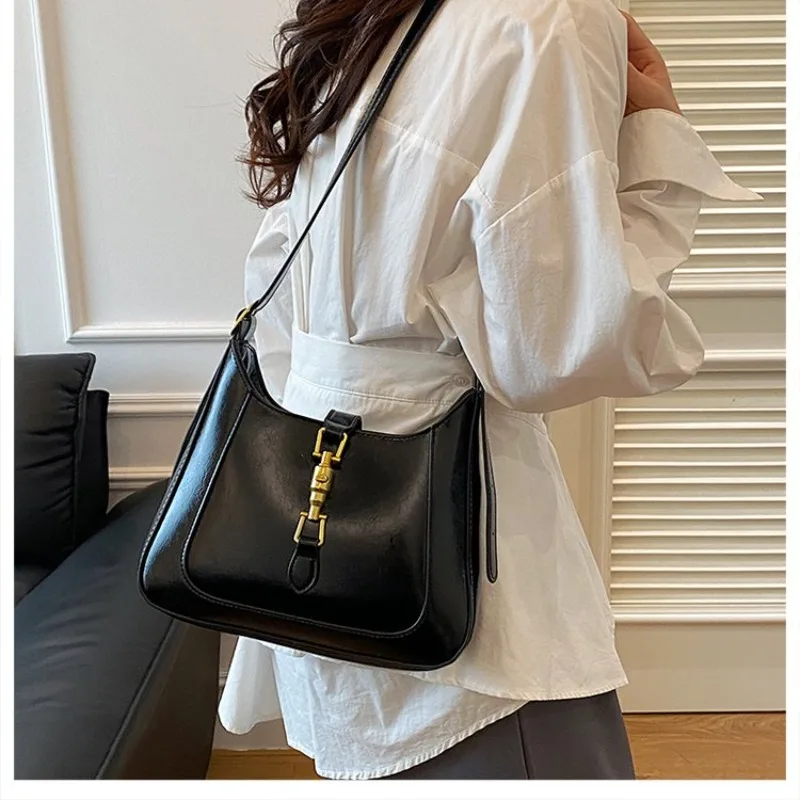 

Famous Designer Women Leather Messenger Bag - Elegant Classic Tote Bag With High-Quality Craftsmanship Luxury
