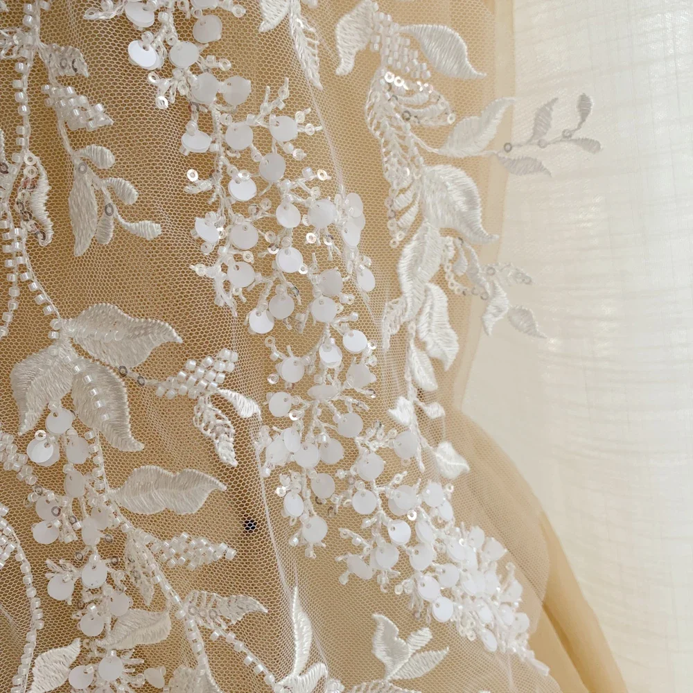 أوراق الغابة البيضاء الجديدة، نسيج الدانتيل المطرز، الزهور الكبيرة، ملحقات تزيين خلفية فستان الزفاف المصنوعة يدويًا