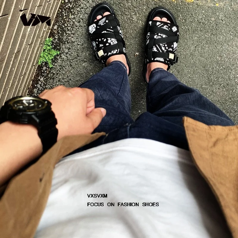 CHRISTO VISVIM 2024Reflective Men Summer Shoes Plus Fashion Slippers Couple Flip Flops Comfortable Casual Footwear Men\'s Shoes