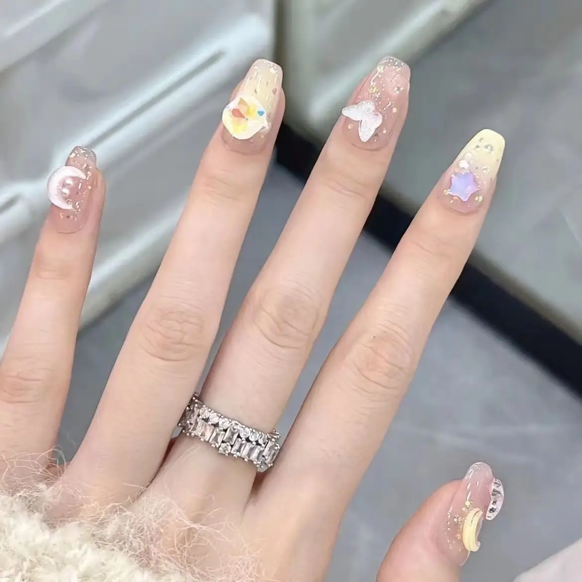 3D Ice-transparent White Mocha Diamond Colored Diamond Smudged Manicure Wearing Manicure Pure Handmade Manicure New Models