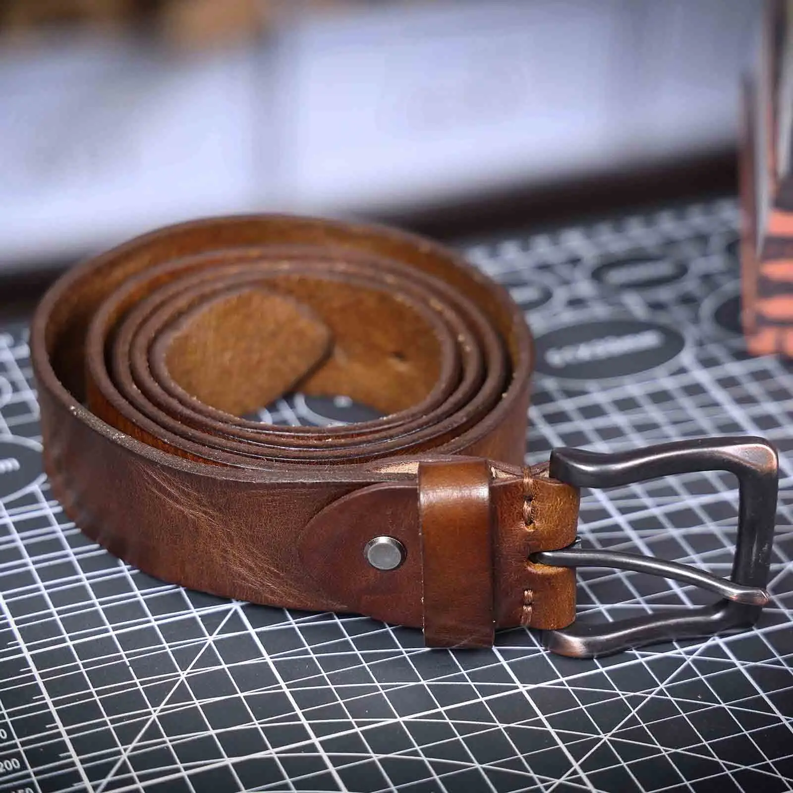 Vintage Echtleder Herren-Gürtel aus Rindsleder mit Dornschließe, Italienisches Verdicktes Leder mit Geschenkbox, Ideale Geschenkwahl – Detail 18