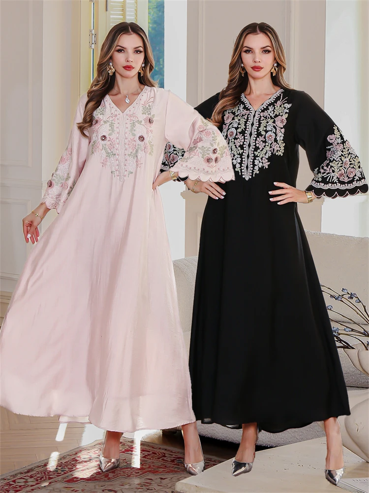 

Middle Eastern Embroidered Dress, Long-sleeved V-neck, Loose Long Dress With Belly Covering, Banquet Robe