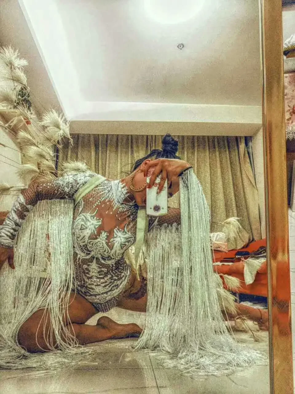 Kobiety frędzle białe kryształy body kostiumy damskie klub nocny Bar seksowne kombinezony dżetów strój wydajność piosenkarka DJ Show