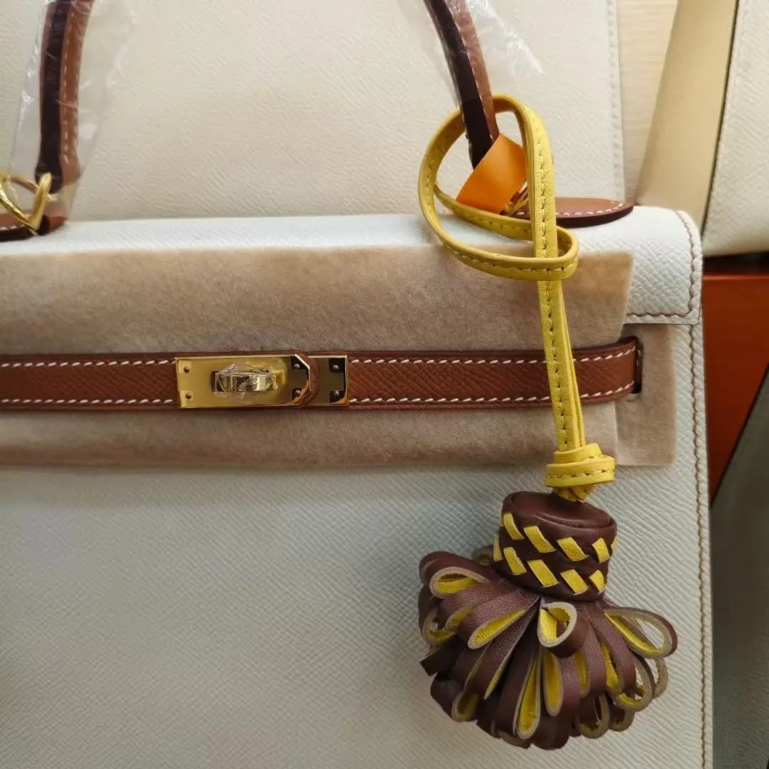 

Women's Handmade Genuine Leather Pendant, Tassel Flower Design, Luxury Sheepskin Keychain, Unique Exquisite Bag Charm Accessory