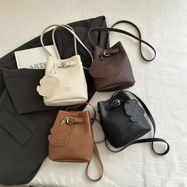 bolsas-de-ombro-pequenas-e-modernas-para-mulheres-bolsas-versateis-de-verao-estilo-coreano-modelos-novos-e-populares-2025