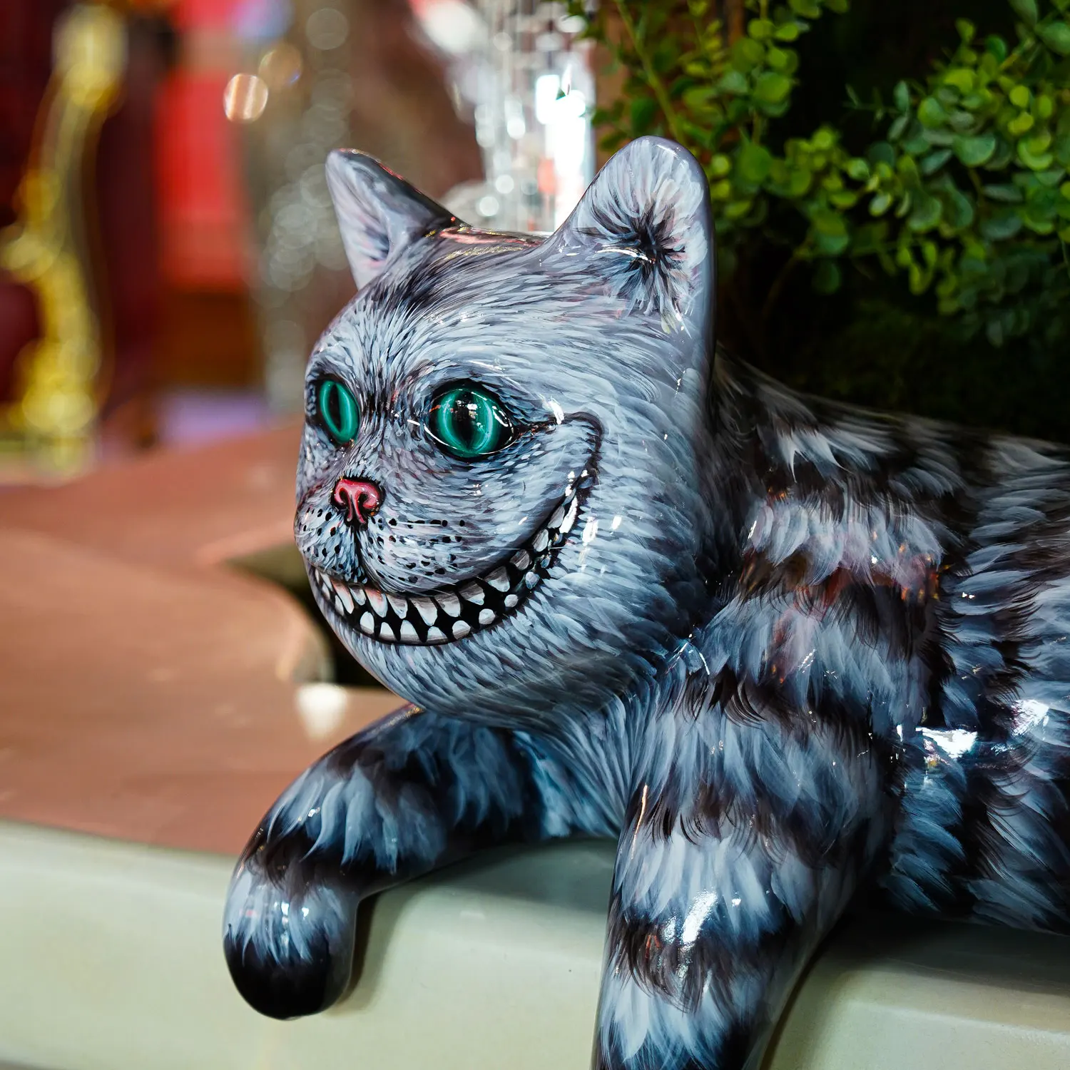 Creative fiberglass painted cat ornament sculpture decorative ornament