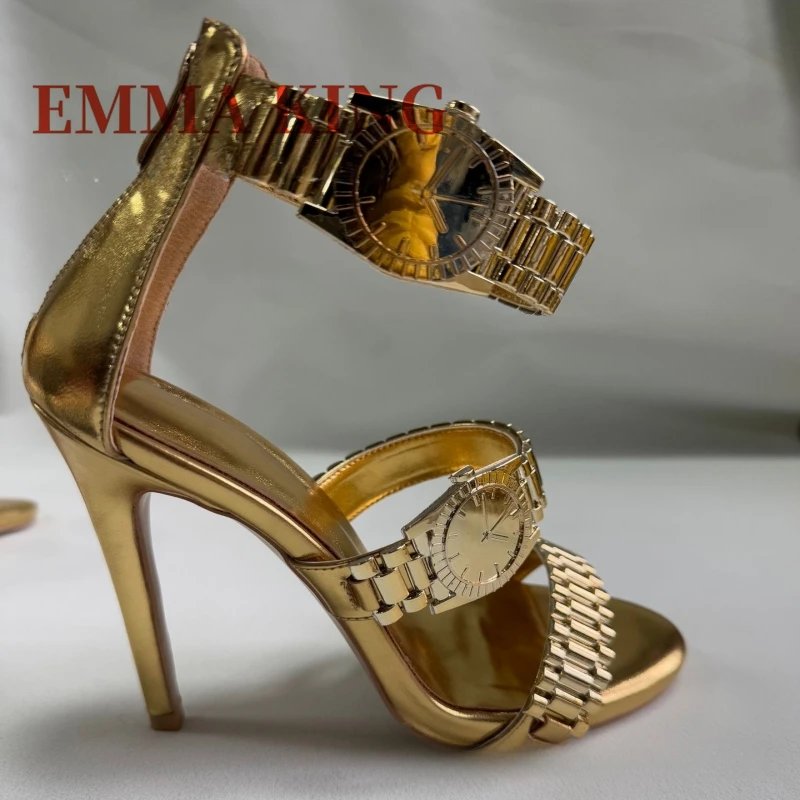 ساعة ذهبية رصع الصنادل المفتوحة تو عالية الكعب الكاحل حزام الصنادل عودة زيبر سلسلة معدنية صنادل طراز جلاديتور أحذية الحفلات الصيفية
