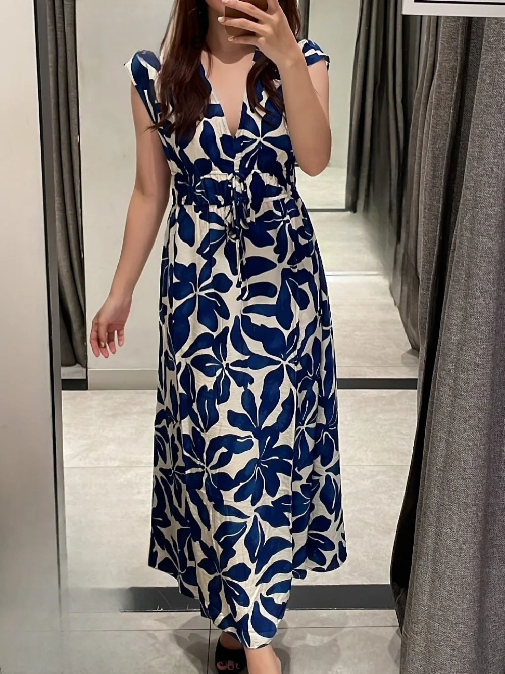 

Ladies New Fashion Lace-up Decorated V-neck Pleated Waist Printed MIDI Dress Retro Sleeveless Women's Holiday Dress