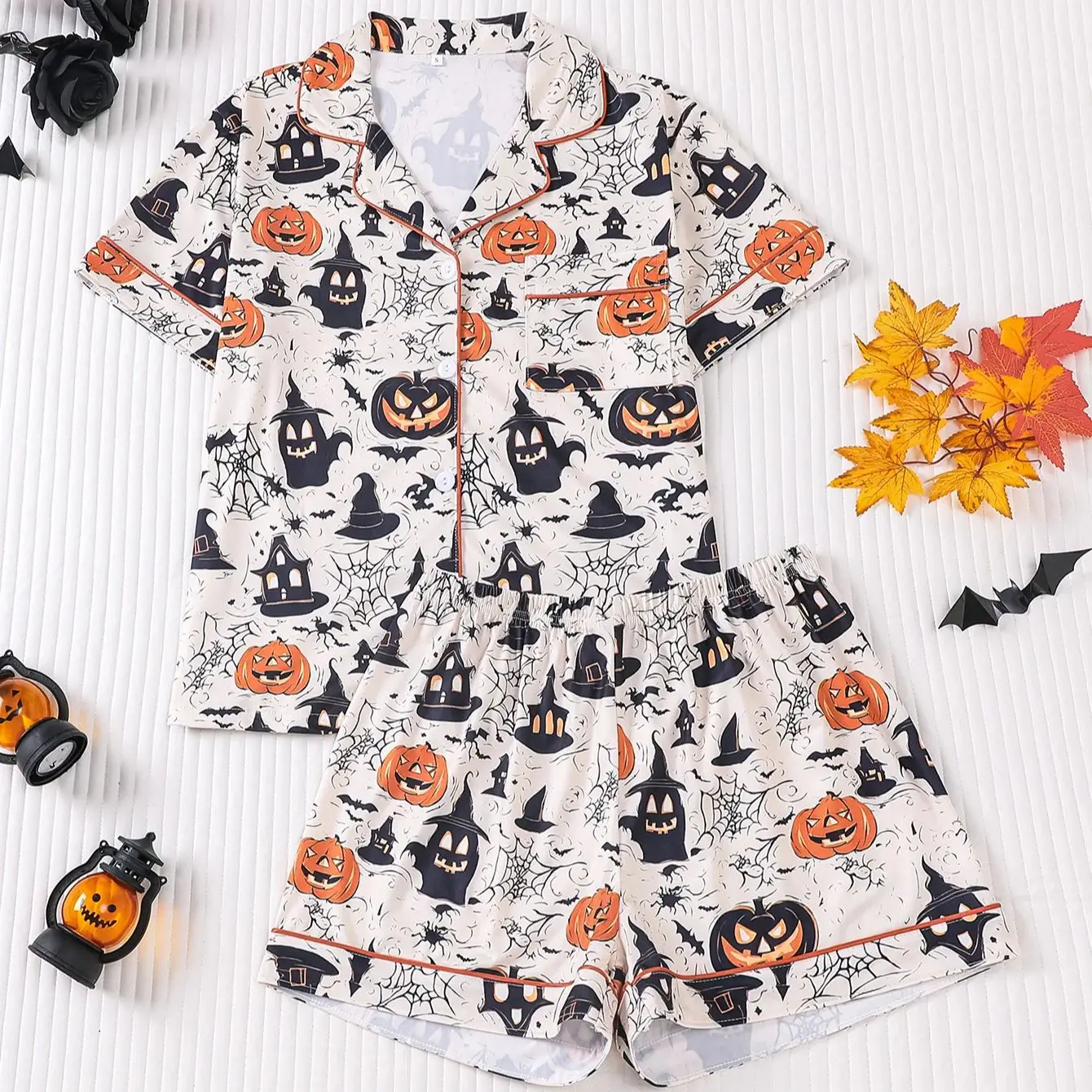 

Модный женский комплект для сна в стиле Ins: 2 предмета, с принтом на Хэллоуин, воротник с лацканами, короткий рукав, шорты, повседневная домашняя одежда