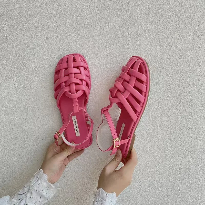 

Летние женские сандалии Baotou с вырезами, новинка 2026 года, плетеные, на плоской подошве, в стиле ретро, пляжные, римские, женская обувь