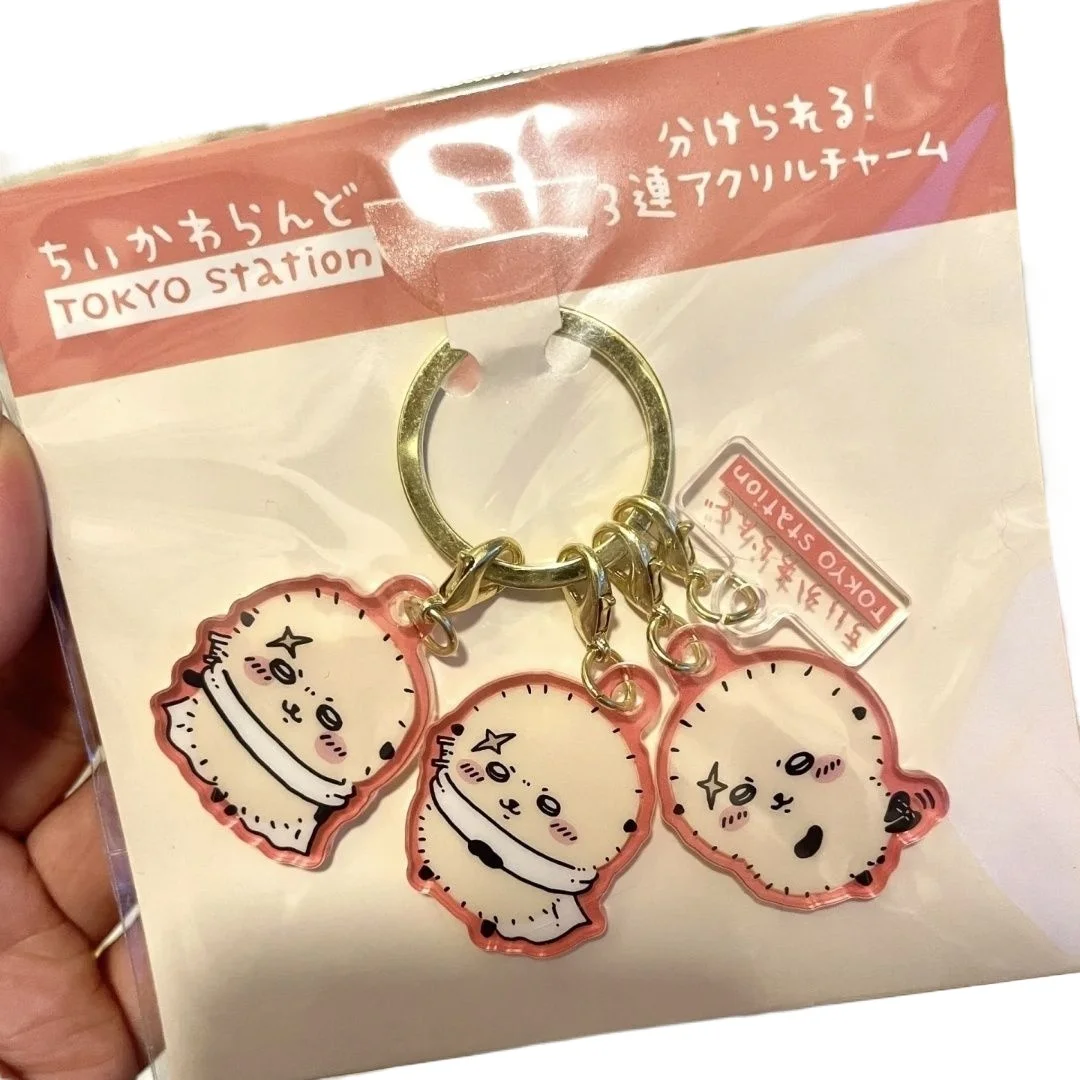 jiyiX Tokyo Station Acryl-Schlüsselanhänger Niedliche Usagi Hachiware Ushachi Dreifach-Anhänger Taschenanhänger Sammler-Accessoire für Fans