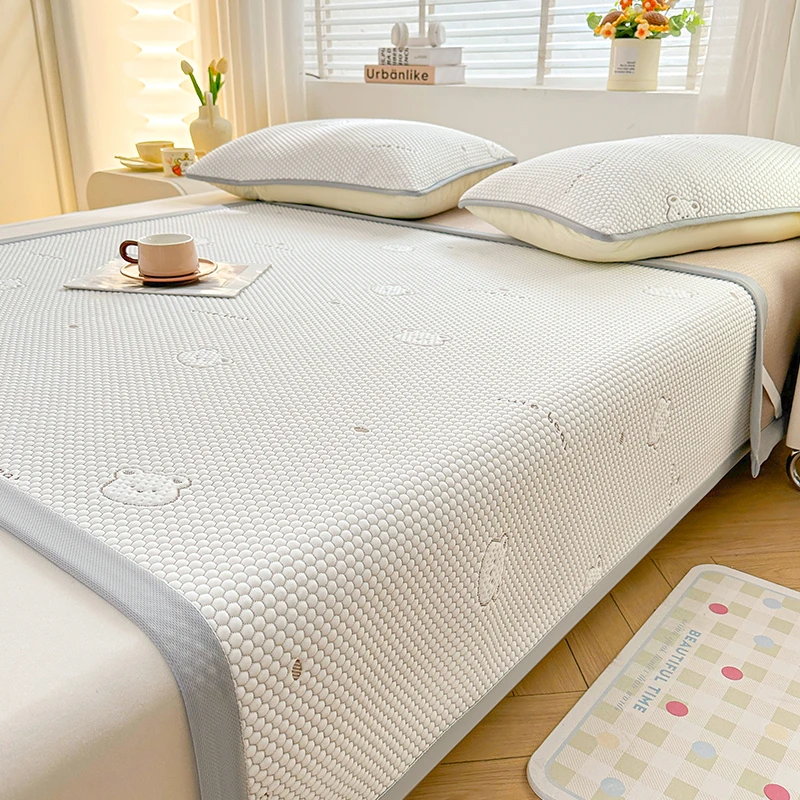 حصيرة وسادة تبريد من اللاتكس الطبيعي للصيف، وسادة حريرية مطبوعة على شكل دب لطيف ورائع، لوح قابل للطي لتكييف الهواء، وسادة ناعمة للمنسوجات المنزلية